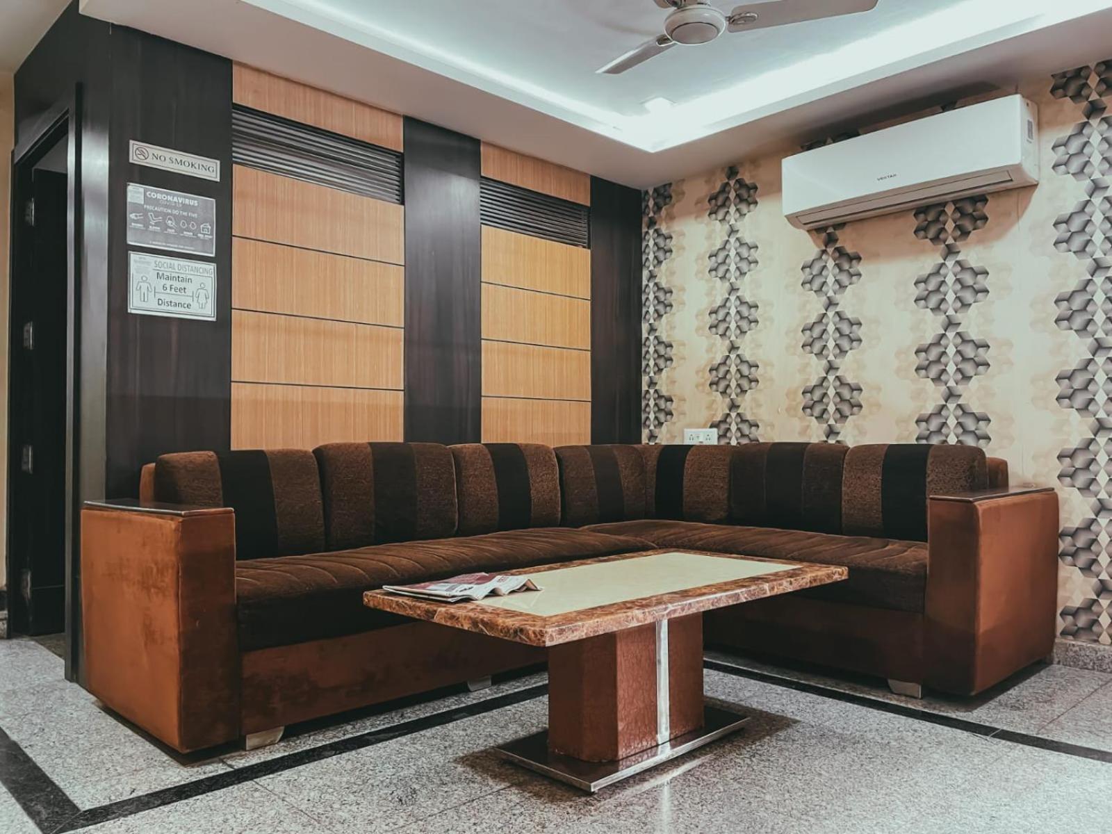 Hotel S L E Residency Benares Buitenkant foto