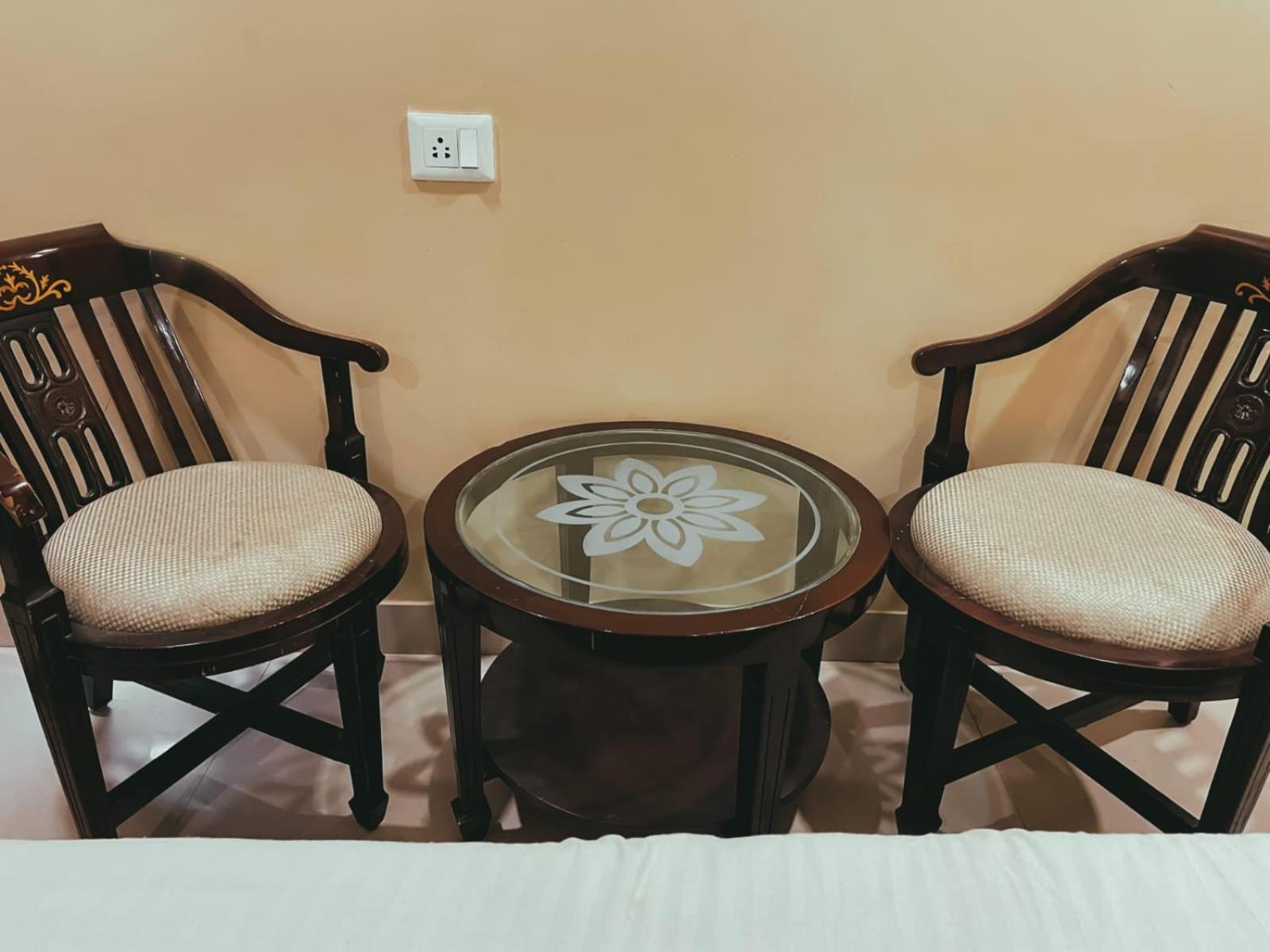 Hotel S L E Residency Benares Buitenkant foto
