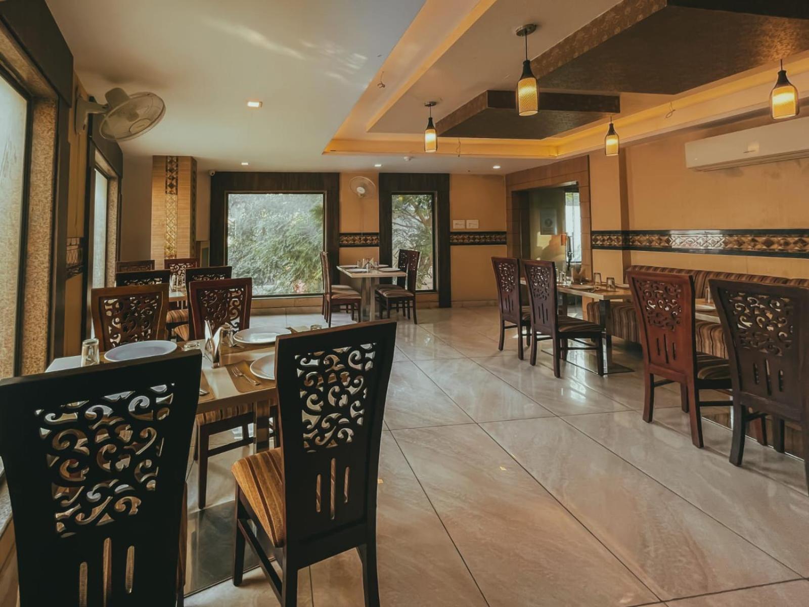 Hotel S L E Residency Benares Buitenkant foto