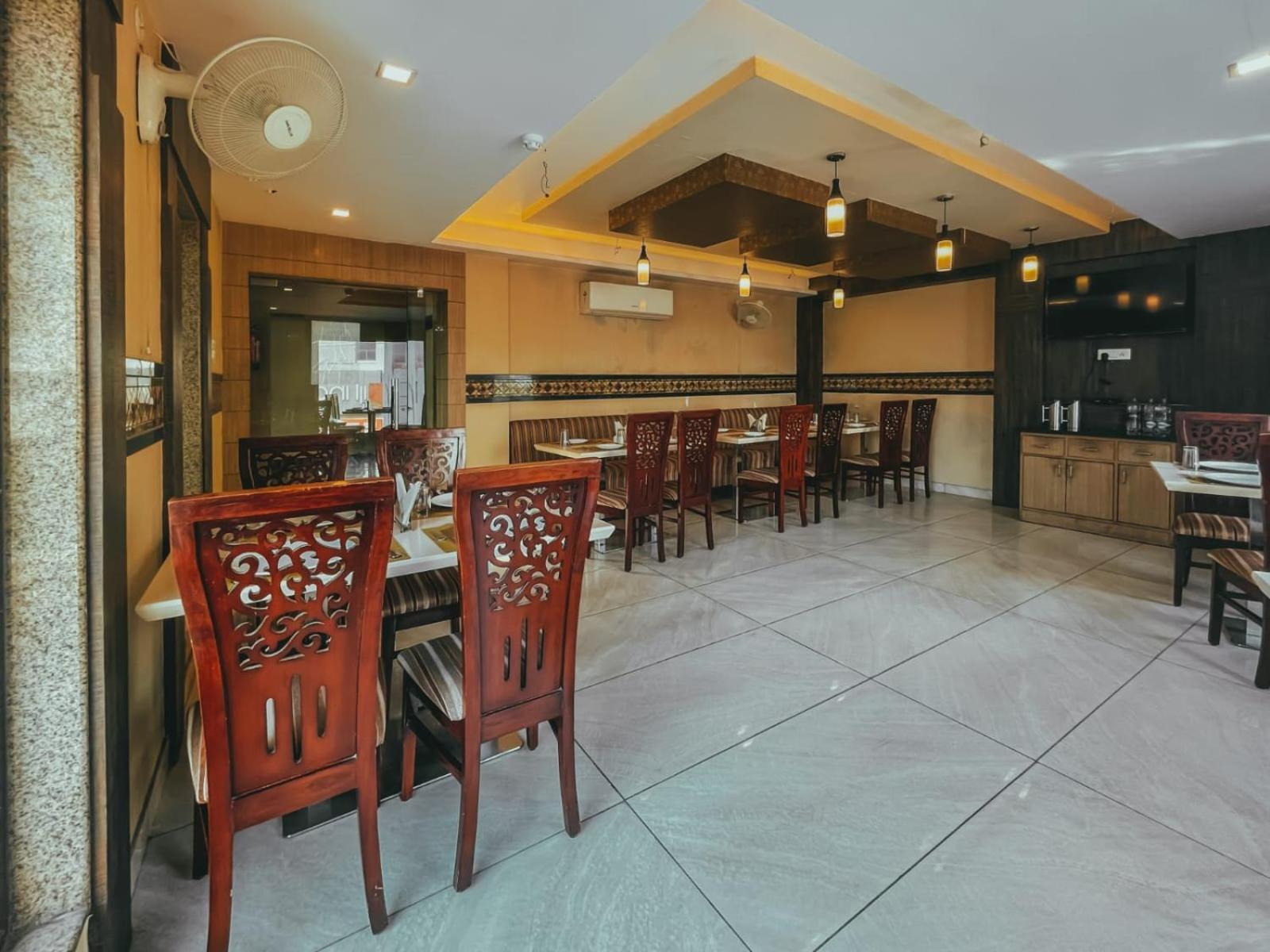 Hotel S L E Residency Benares Buitenkant foto