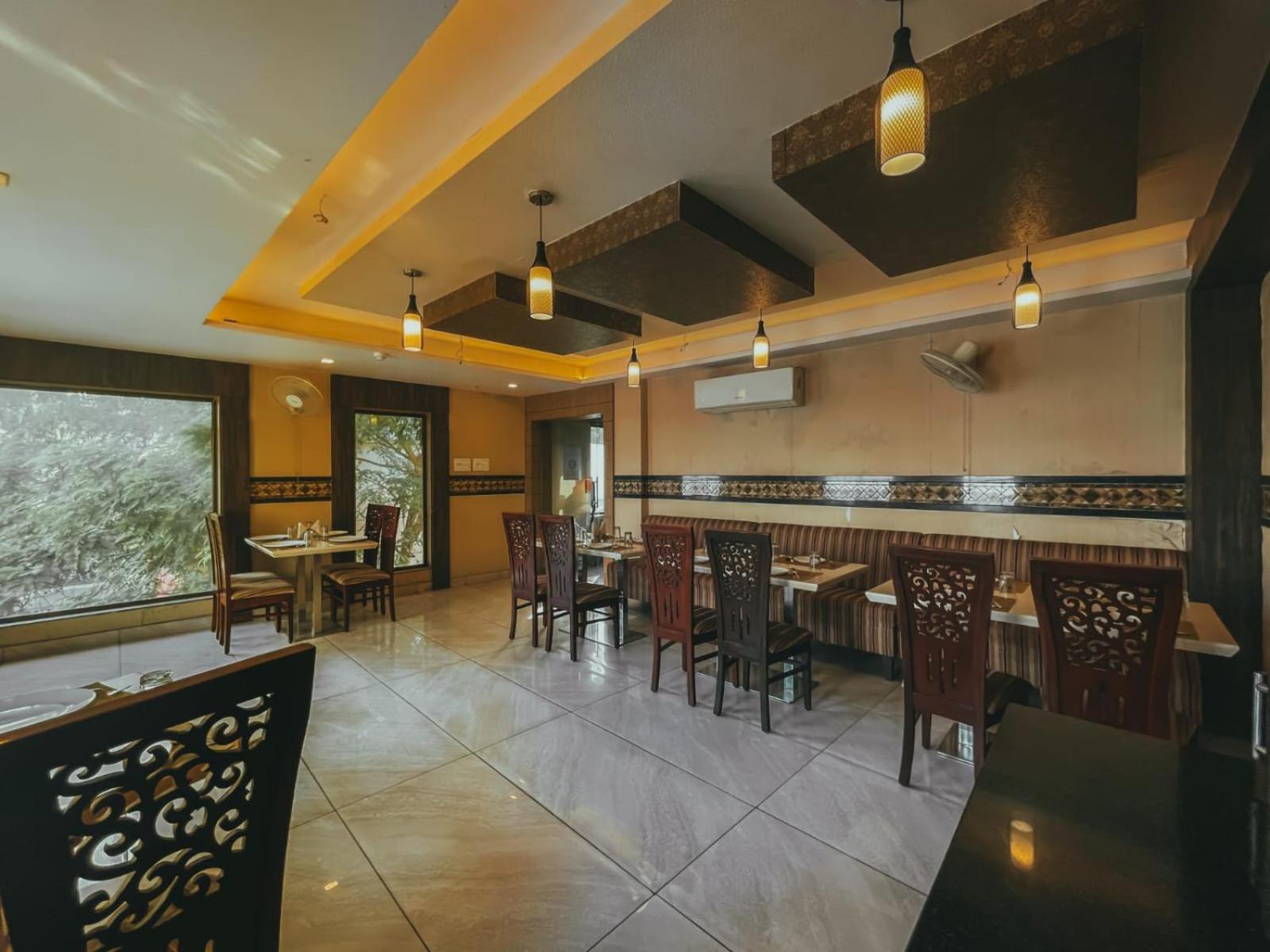 Hotel S L E Residency Benares Buitenkant foto
