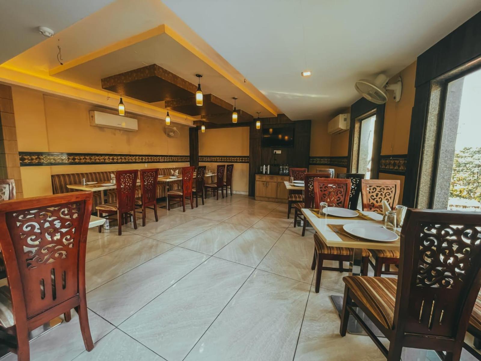 Hotel S L E Residency Benares Buitenkant foto