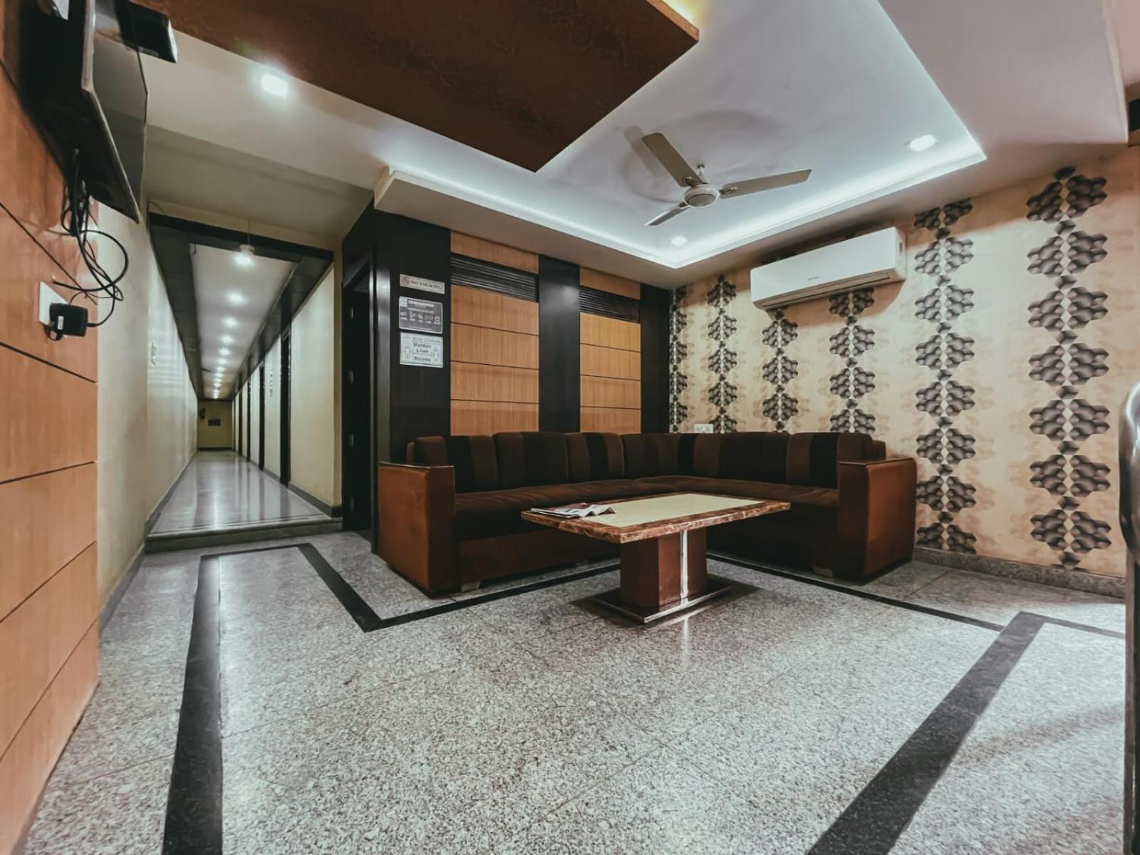 Hotel S L E Residency Benares Buitenkant foto