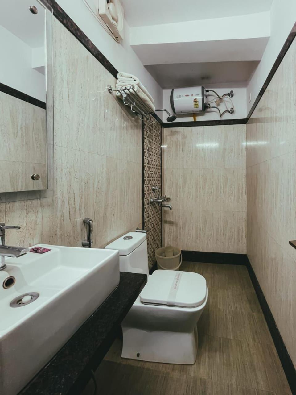 Hotel S L E Residency Benares Buitenkant foto